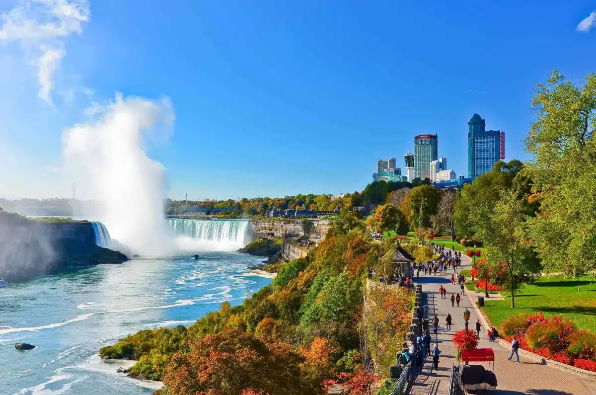 Living in Canada - Niagara Falls
