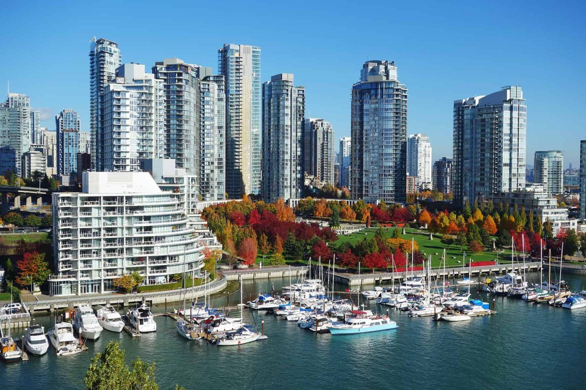 Autumn is always stunning in Canada, just look at this landscape of False Creek in Vancouver downtown, BC, Canada
