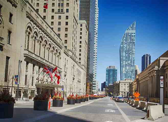 Canada - Living in Ottawa vs Toronto