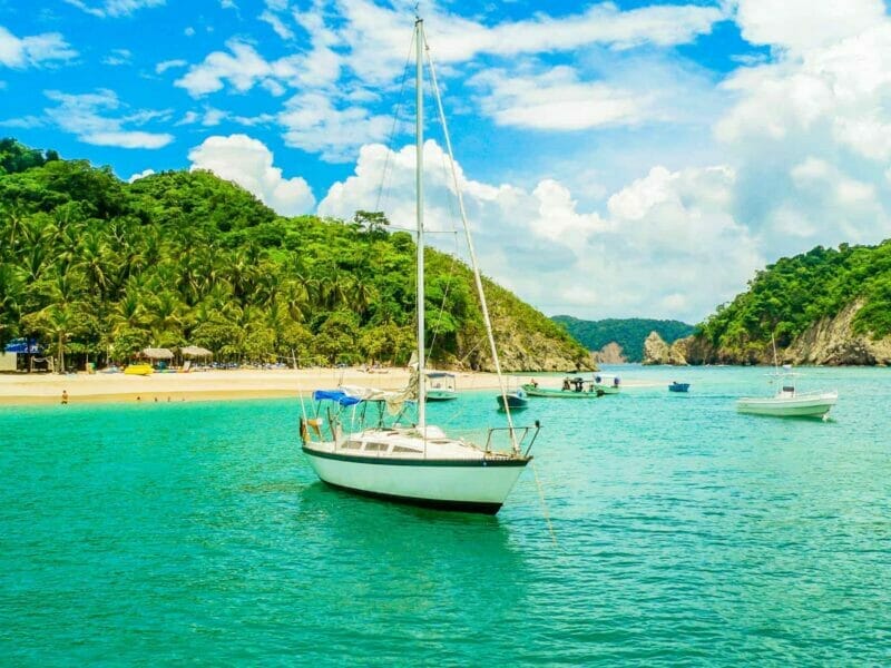 Costa Rica (sailing boats and bay)