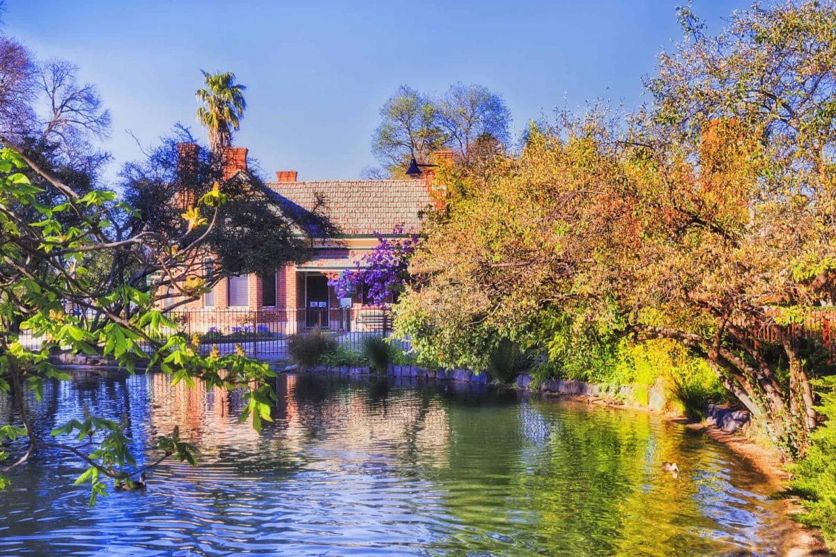 Best places to lve in Australia - Bathurst - A pond in Machattie Park