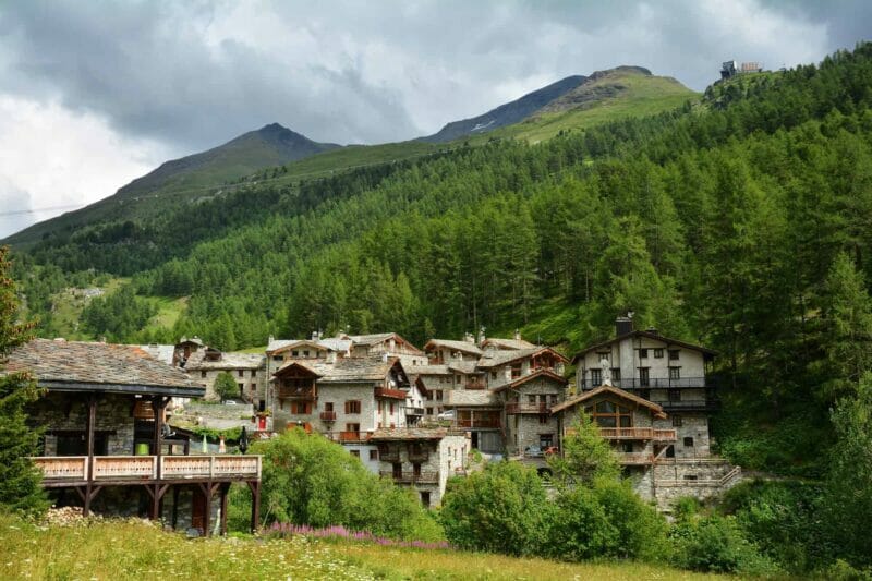 Living in Auvergne-Rhone-Alpes