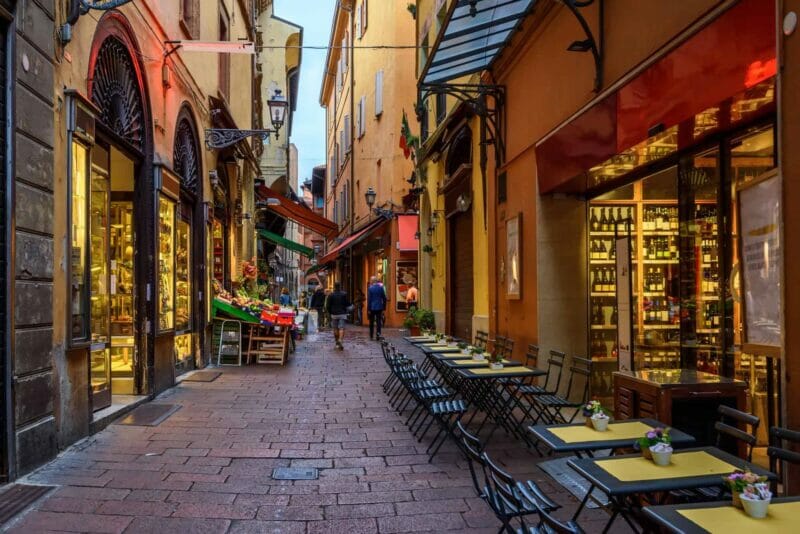  Bologna - Old Town