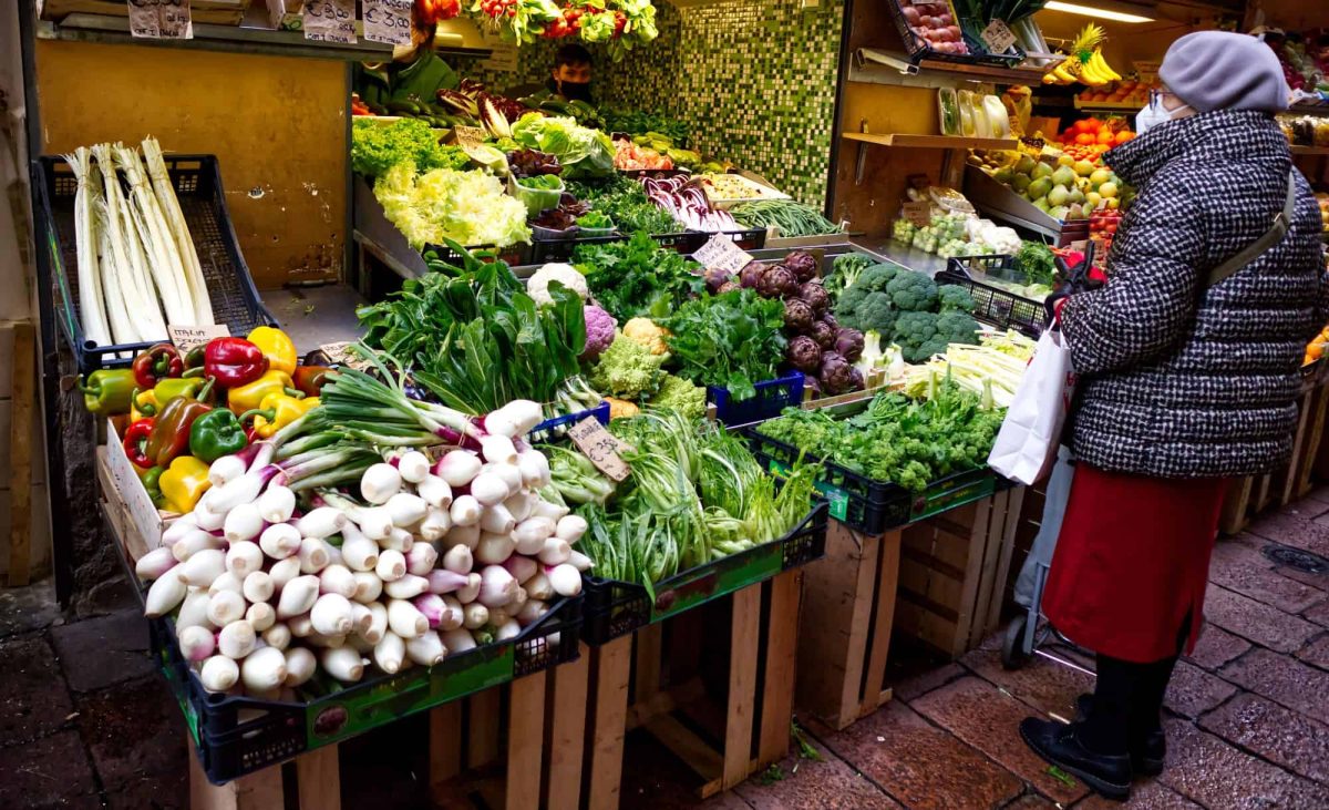 Living in Bologna - food markets