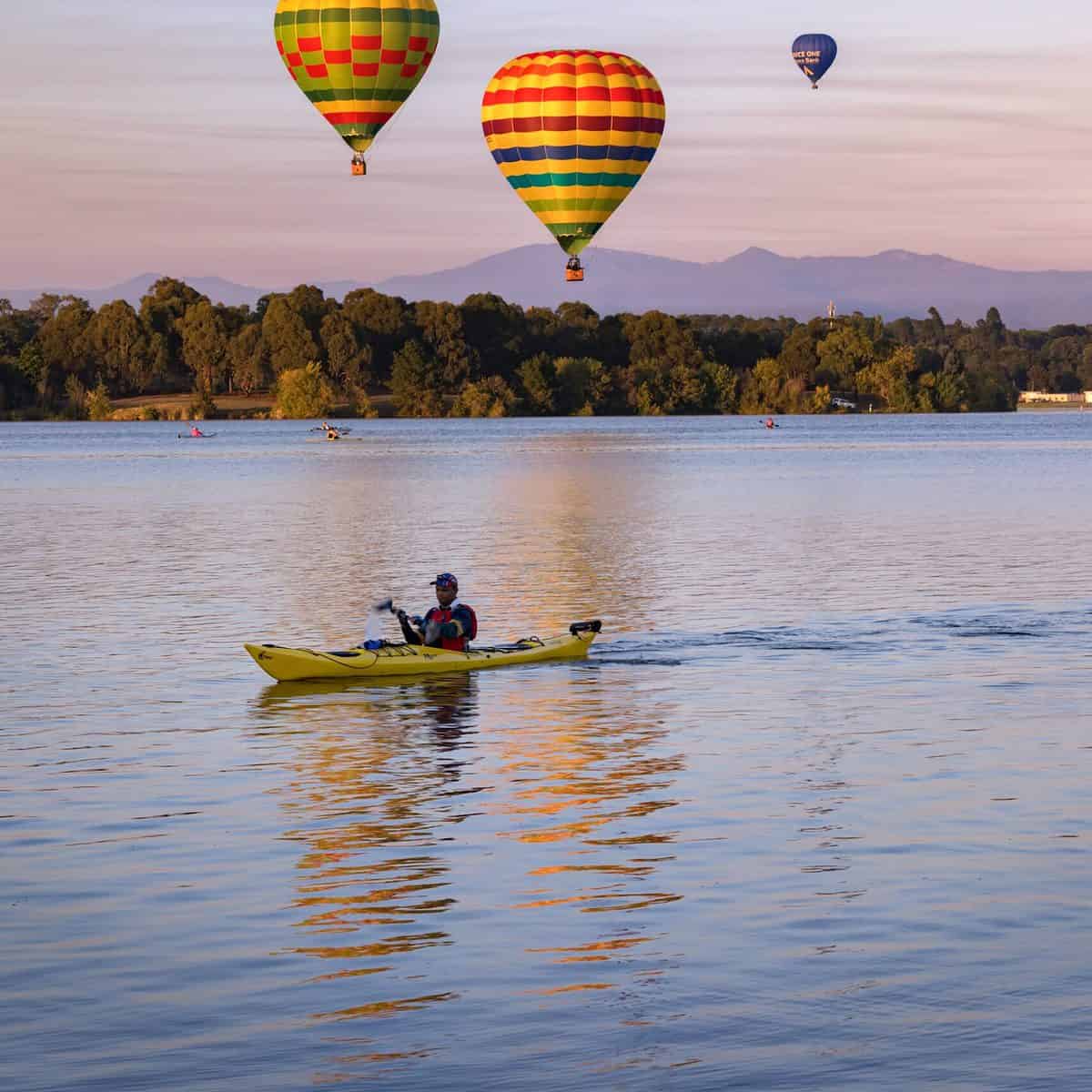 Hot air balloons over Canberra's lakes 