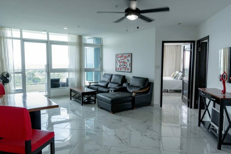 Living space - Coronado Golf Apartment 