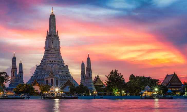 Wat Arun, the temple of dawn, Bangkok