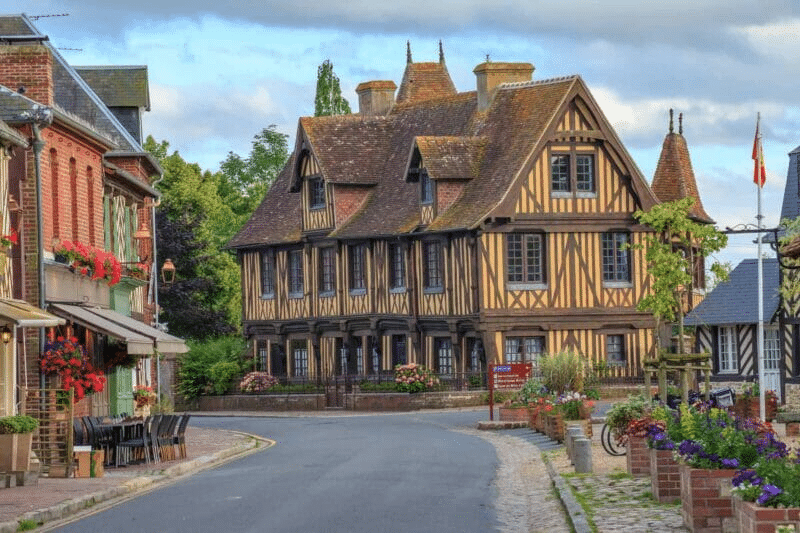 Beuvron-en-Auge, a charming village situated on the Normandy Cider Route